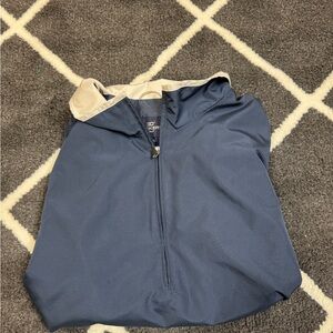 Dockers golf windbreaker size Xl

Only has a small stain on the arm